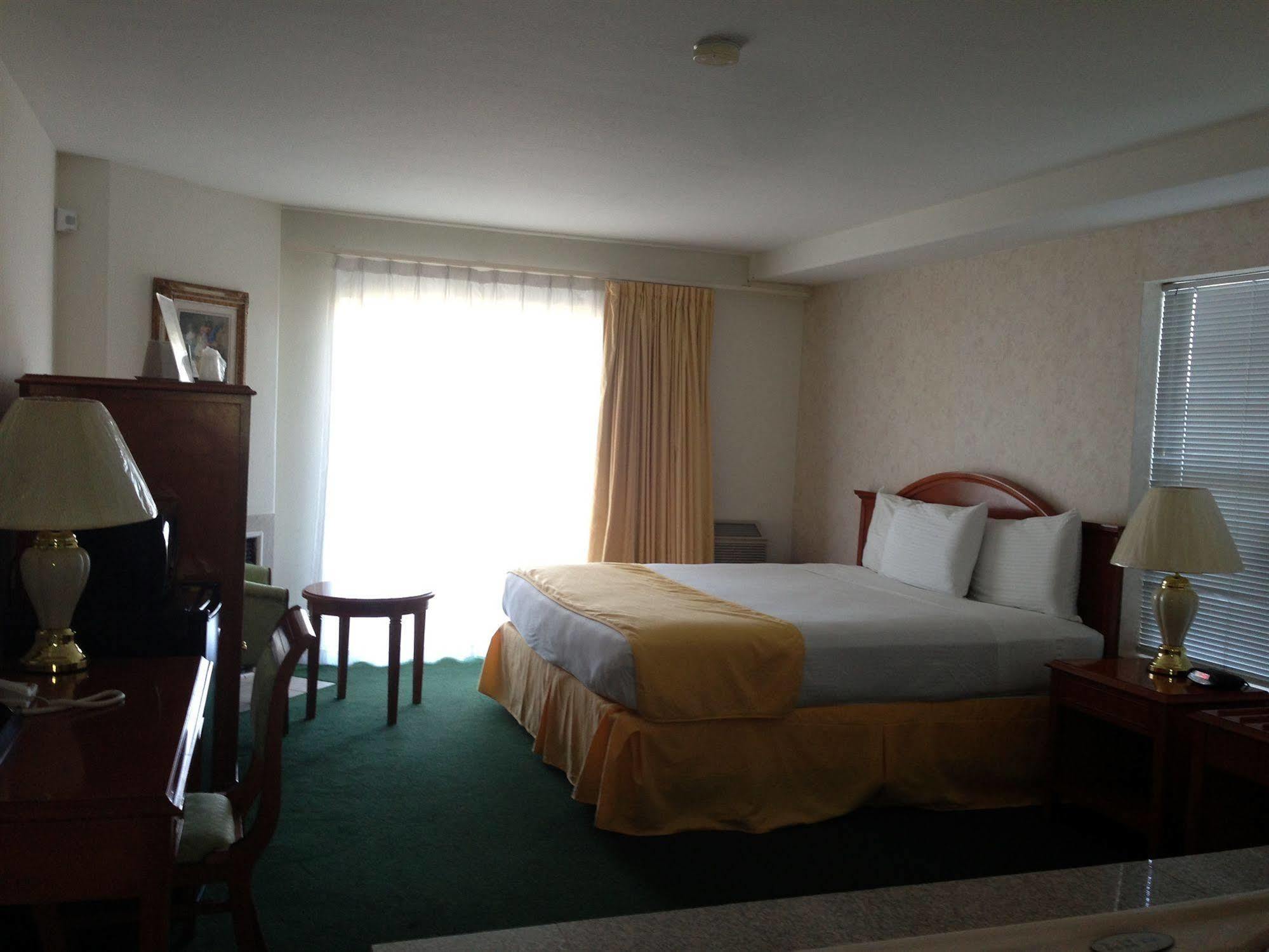 Pacifica Beach Hotel Exterior photo